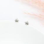 【Angel & Me】嘻哈 Chill 大麻葉 一對 s925 純銀耳環 耳夾 禮物, , large