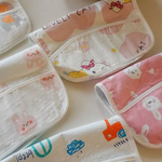 [凱美棉業] 4個 隨機出色 頂級純棉紗布防水防漏兒童圍兜 貼心設計 精緻品質 細緻印花 男女款隨機出色, , large
