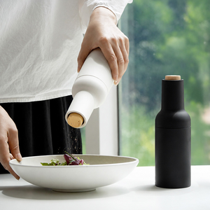 電動研磨罐 一倒即磨 自動研磨瓶 調味料罐 120ML 粗鹽研磨罐 香料粒研磨罐 玫瑰鹽 花椒 胡椒粒 重力感應 胡椒