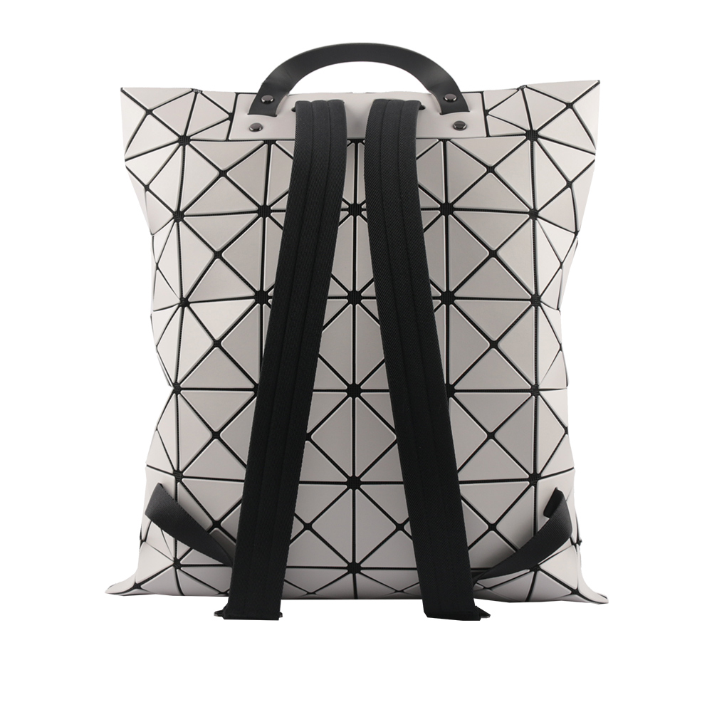 ISSEY MIYAKE BAO BAO LUCENT 啞光霧面扁形後背包/淺灰色, , large