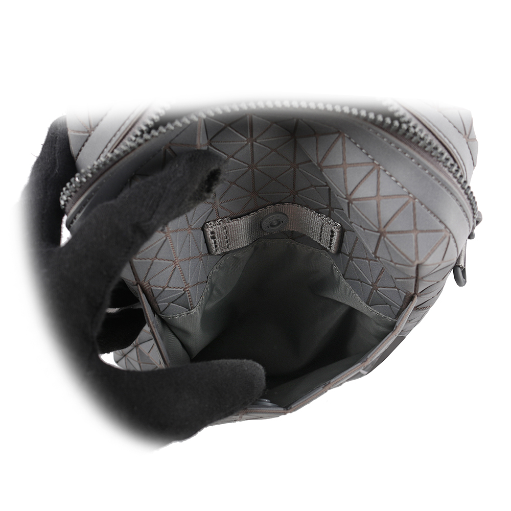 ISSEY MIYAKE BAO BAO Voyager 霧面尼龍拉鍊斜背包/灰色, , large