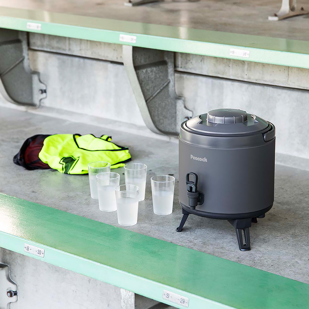 【日本孔雀Peacock】高質感不鏽鋼保溫桶保冷桶 茶桶 商用+露營-9.5L(日本製)(附接水杯x2), , large