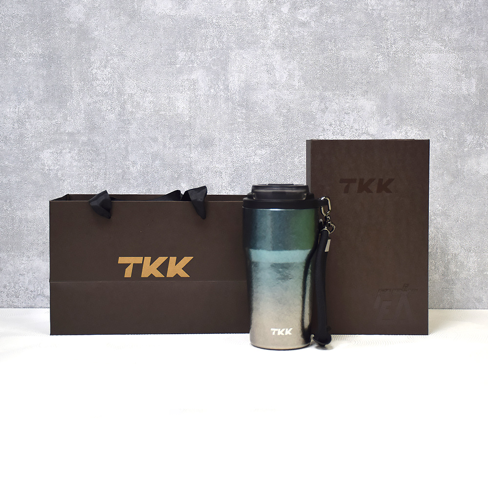 【TKK】洛奇系列 純鈦Ti 咖啡杯 保溫杯 隨身杯 630ML(提繩+直飲+吸管)-禮盒組, , large