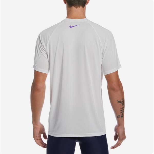 [秉宸] NIKE SCRIPT LOGO 成人男性短袖防曬衣 抗UV NESSC653, , large