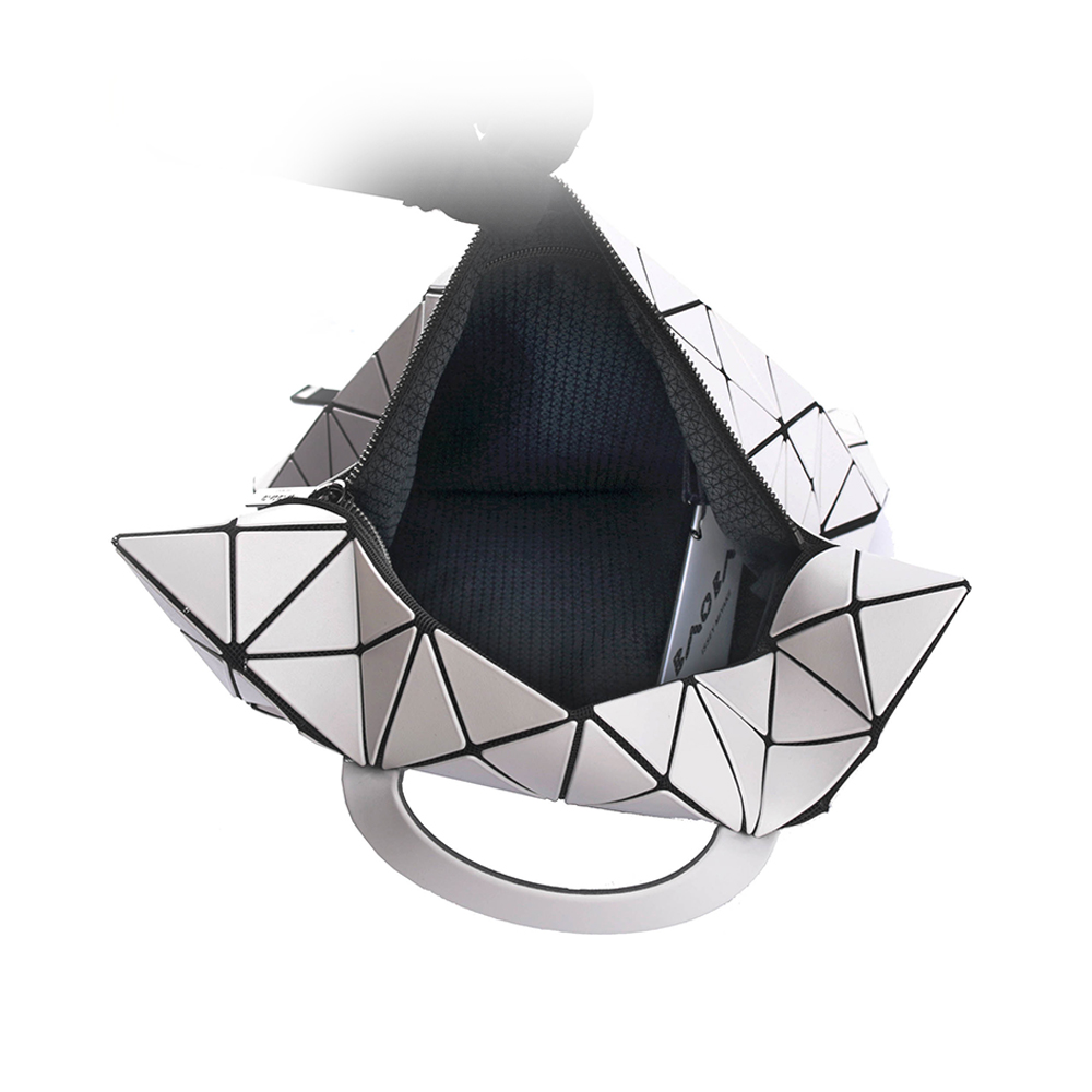 ISSEY MIYAKE BAO BAO LUCENT 啞光霧面扁形後背包/淺灰色, , large