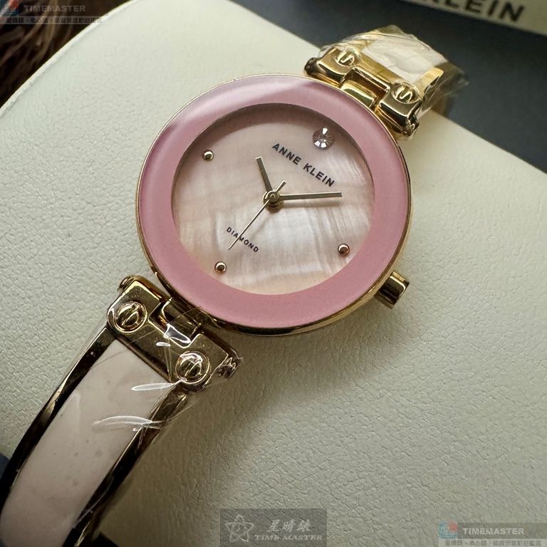 [星晴錶業]ANNE KLEIN手錶,28mm,AN00596粉紅錶面金色錶殼金色合金錶帶款, , large