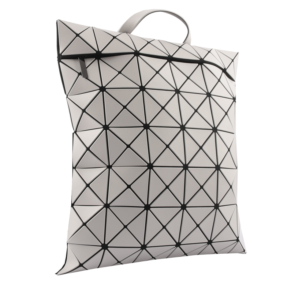 ISSEY MIYAKE BAO BAO LUCENT 啞光霧面扁形後背包/淺灰色, , large