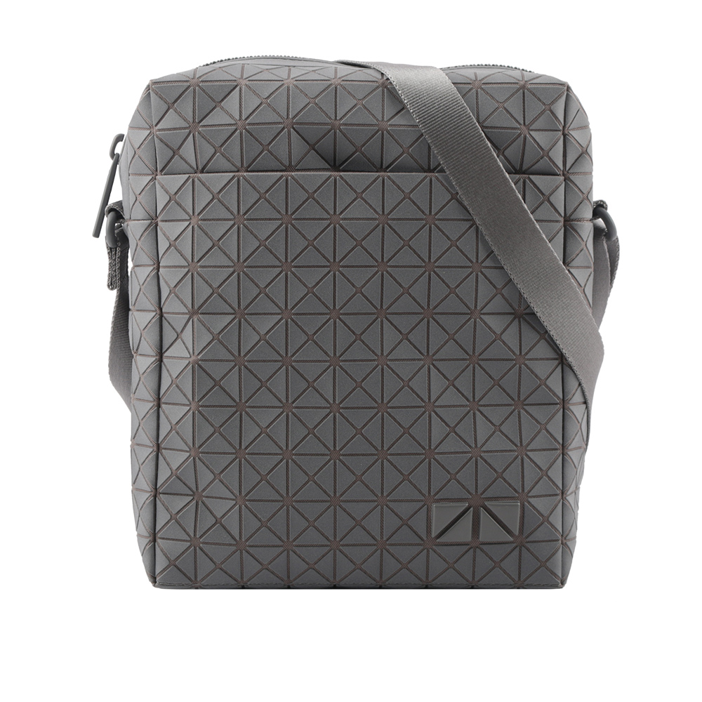 ISSEY MIYAKE BAO BAO Voyager 霧面尼龍拉鍊斜背包/灰色, , large