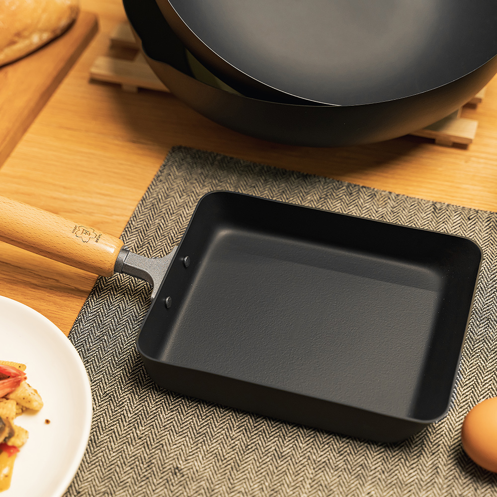 【Japan TAKUMI】Takumi Iron Tamagoyaki Pan &ndash; Medium (Made in Japan), , large