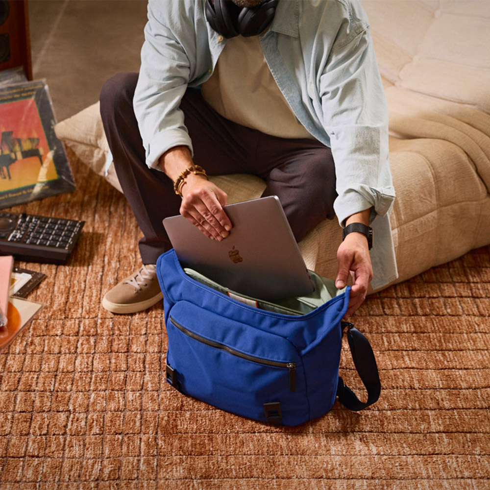 Bellroy Classic Messenger 經典郵差包 側背包 筆電包 學生書包 禮物 送禮 推薦(海軍藍), , large