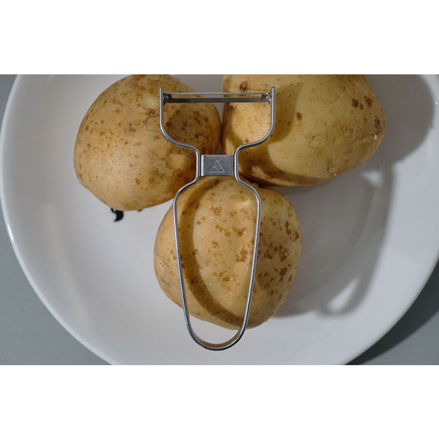 蓋瑞廚物【Triangle 三角牌 不銹鋼削皮器 質感超好】削皮器  刨絲器 刨刀  馬鈴薯削皮器 削皮 不銹鋼, , large