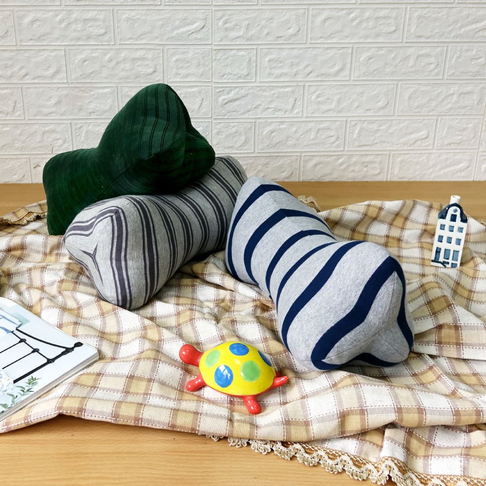 LASSLEY 立體骨頭枕-小(台灣製造 狗骨頭 靠枕 頸枕 頭枕 午睡枕 午安枕 抬腳枕 抱枕 造型枕 三角枕 腰枕), , large