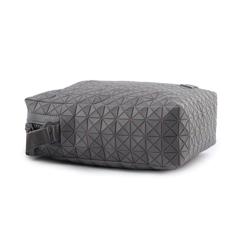 ISSEY MIYAKE BAO BAO Voyager 霧面尼龍拉鍊斜背包/灰色, , large
