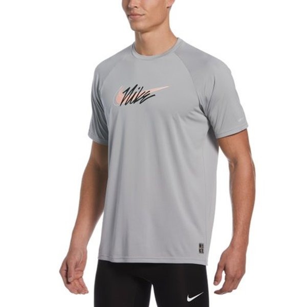 [秉宸] NIKE SCRIPT LOGO 成人男性短袖防曬衣 抗UV NESSC653, , large