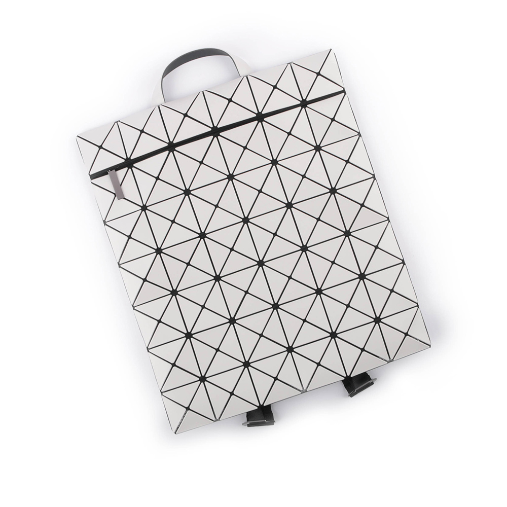 ISSEY MIYAKE BAO BAO LUCENT 啞光霧面扁形後背包/淺灰色, , large