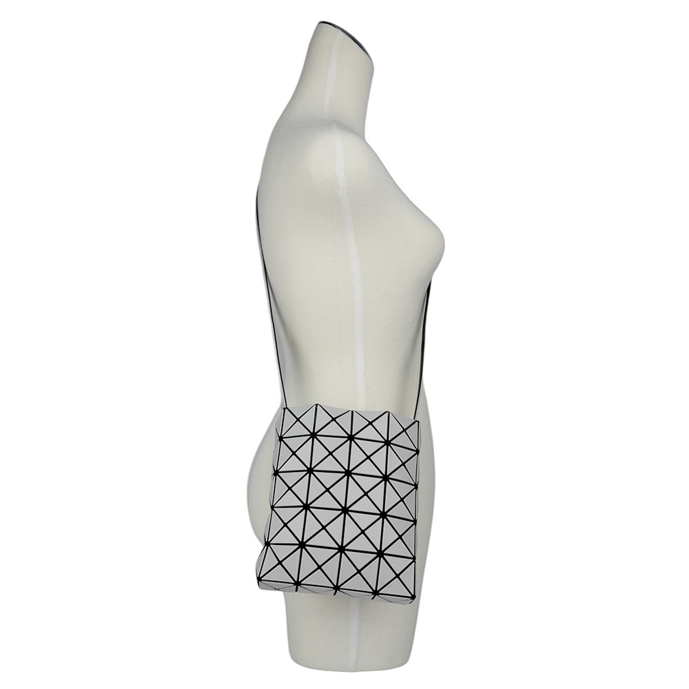 ISSEY MIYAKE BAO BAO Prism 5x4 霧面斜背包/淺灰色, , large