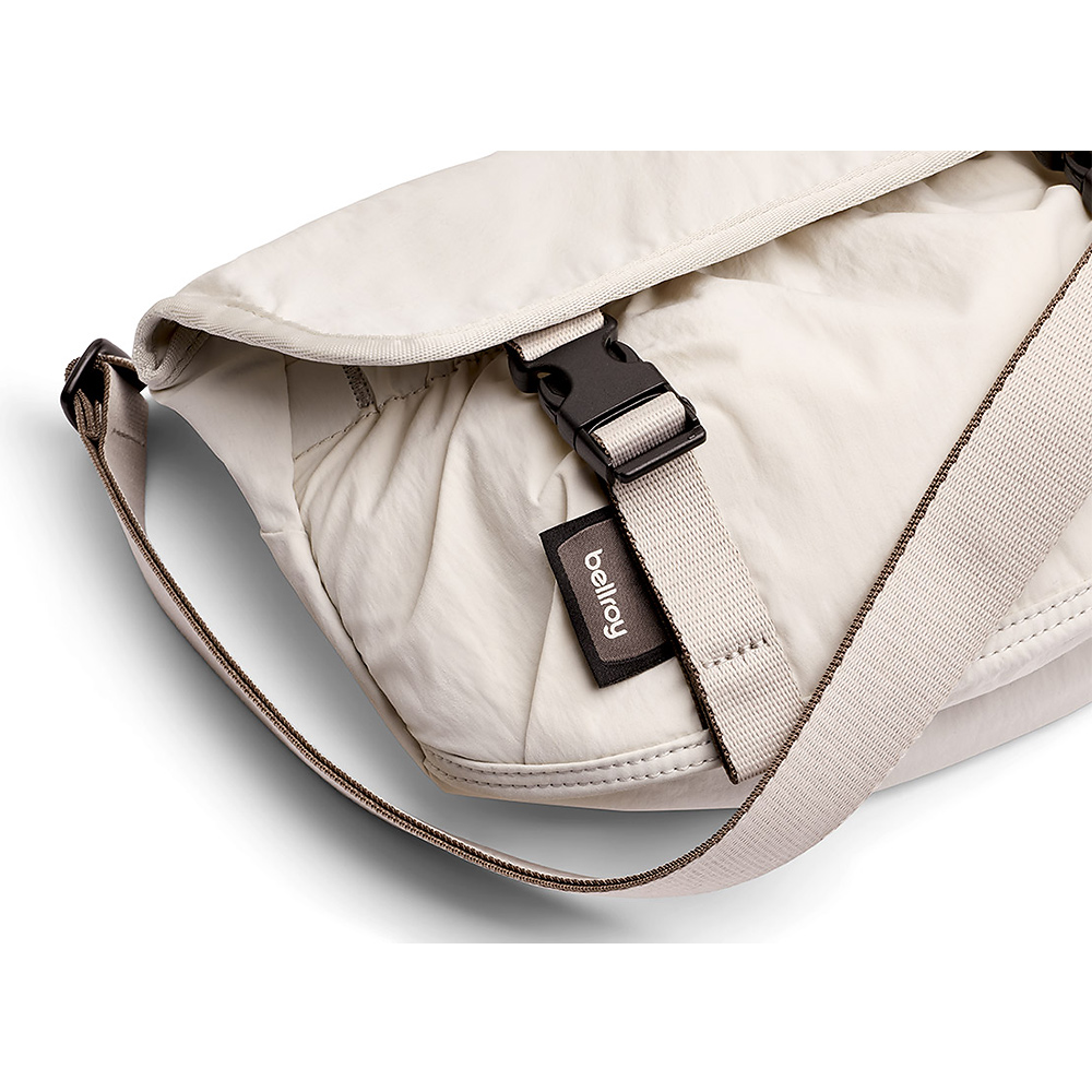 Bellroy 束帶系列迷你隨身斜背包6L 都市隨身包 側背包 小包 收納隔層 禮物 送禮 推薦(燕麥色)BHMA-OAT-243, , large