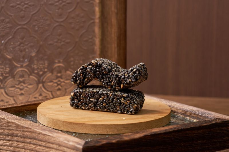 【周周花生糖】黑芝麻軟糖 200g 減糖不黏牙 手工製作 高鈣養生 健康點心, , large