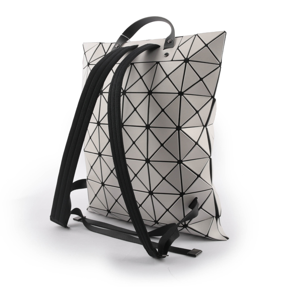 ISSEY MIYAKE BAO BAO LUCENT 啞光霧面扁形後背包/淺灰色, , large