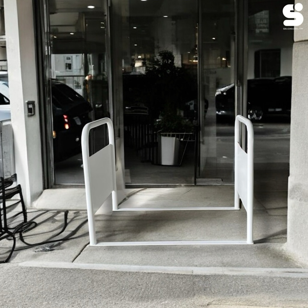 【 SHAONIANNA.TW 】一體成型通道架100x60x70｜15kg高承重｜消光黑｜免組裝｜店面出入口動線｜結構型拒馬, , large