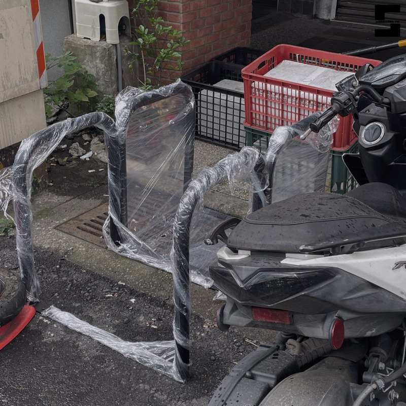 【 SHAONIANNA.TW 】台灣製 商用高硬度一體成型防停車通道架｜加強型金屬拒馬｜夜市店面人車分道架｜排隊護欄防違停｜長期耐用｜, , large