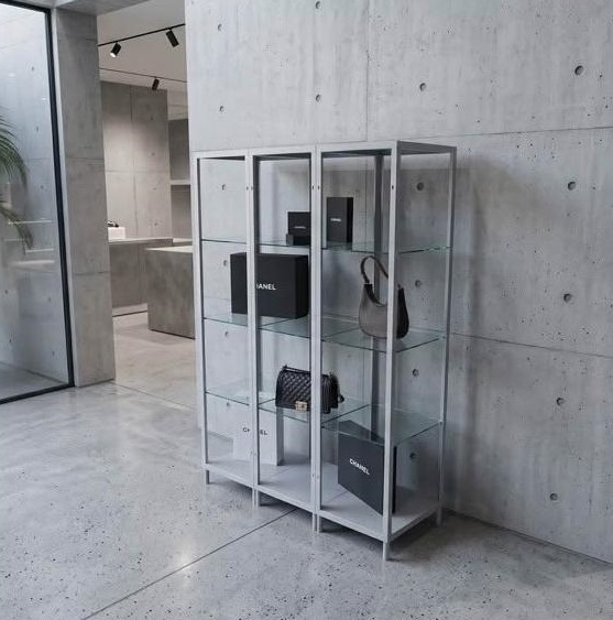 【 SHAONIANNA.TW 】消光白模組化玻璃展示架｜三聯式自由組合展示櫃｜可分開／連接使用｜鐵製框架｜180&times;50&times;50cm, , large